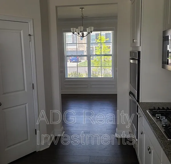 1577 Cambria Ct — Photo 15
