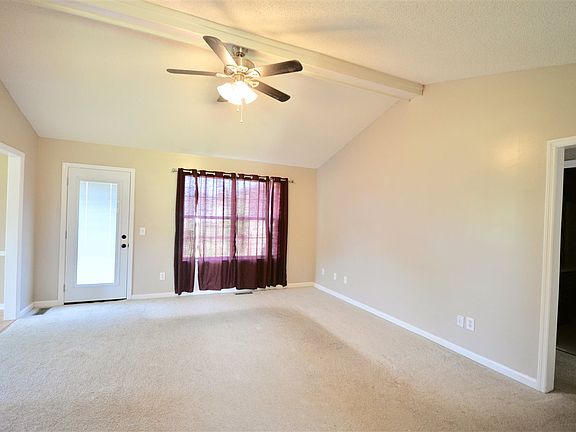 3rd image of 145 Laredo Cir