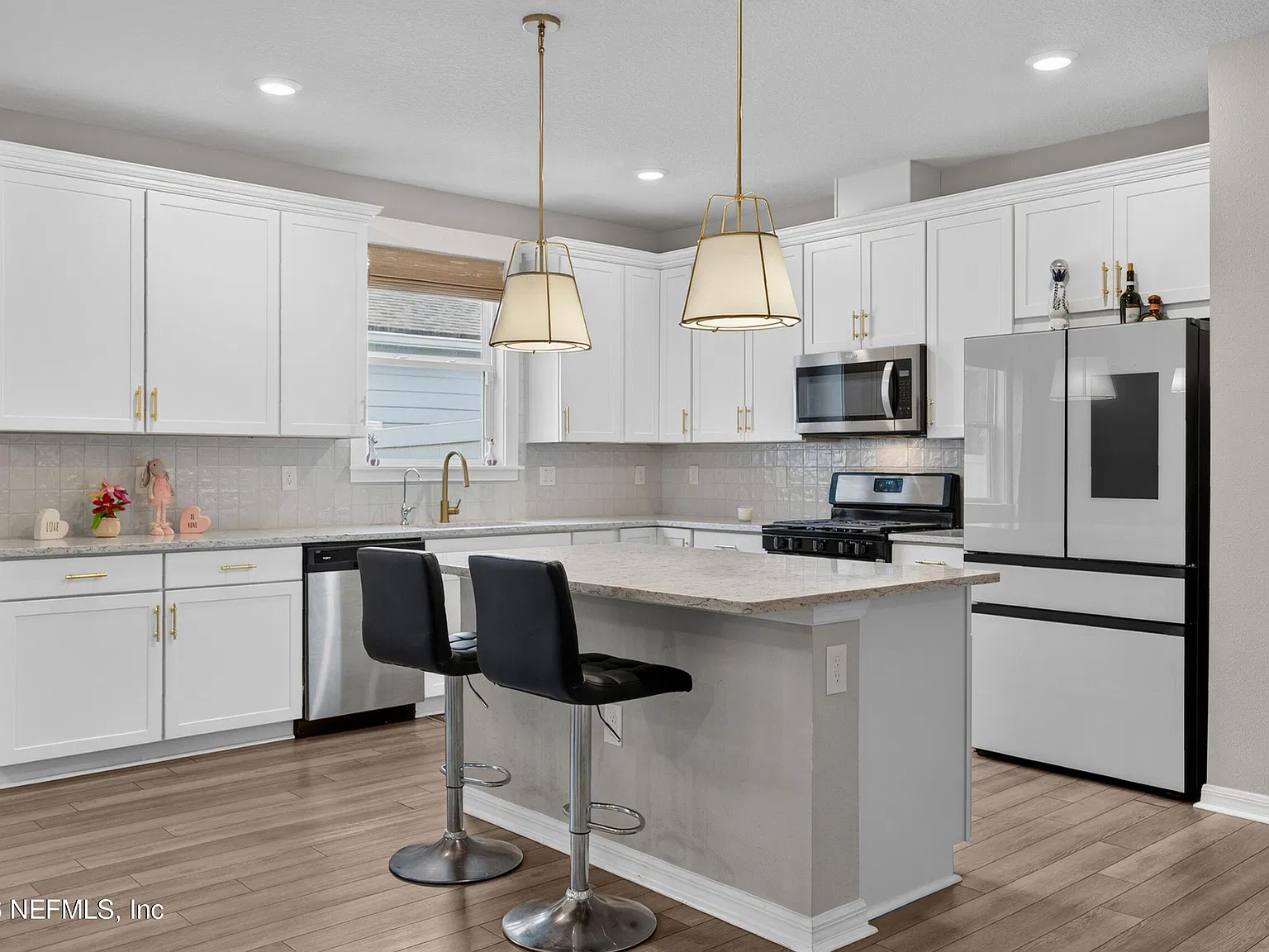 4 bed, 2.0 bath, 2103 sqft, $2,650 — Photo 4