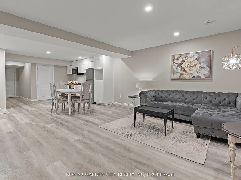 55 Kline Cres — Photo 23
