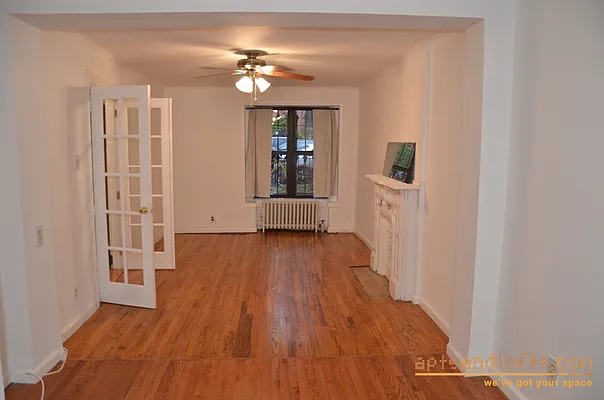 Rented by aptsandlofts.com | media 27