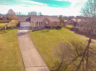 212 Ridgefield Dr, Maryville, TN 37804