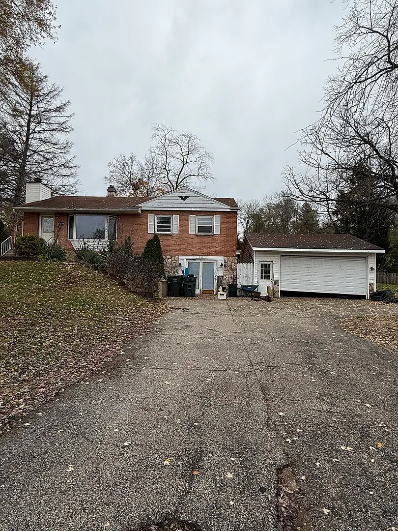 35049 N Edgewater Ln photo 1