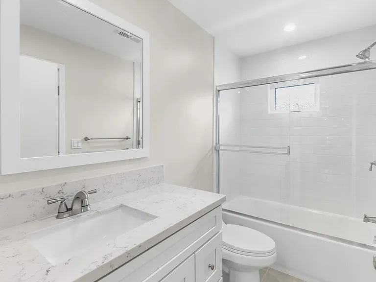 2823 S Corning St #5 — Photo 22