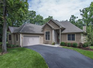 1661 Royal Saint George Pl, Lake Geneva, WI 53147