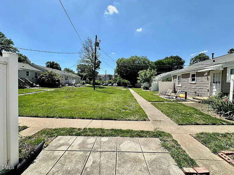 2333 Bernard St — Photo 19