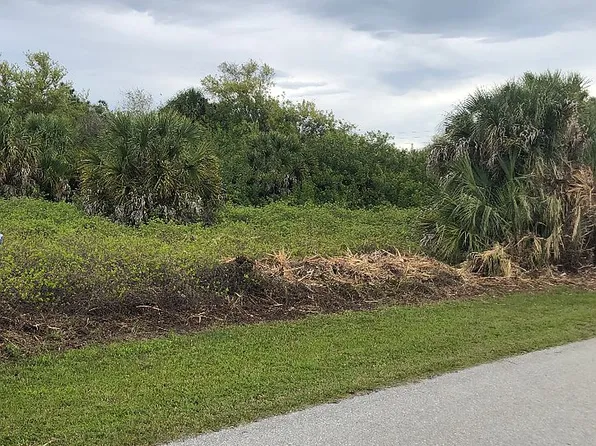 3460 Homestead Rd, Rotonda West, FL 33947