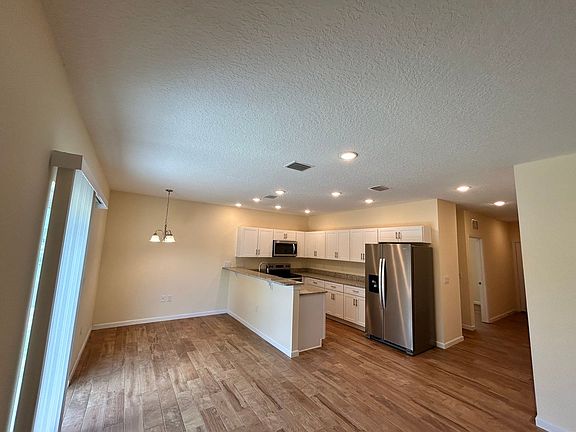 2nd image of 280 Gardner Ln Unit 6