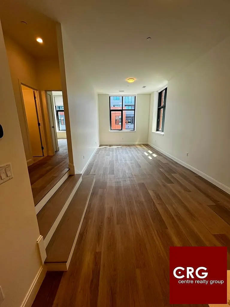 1 bed, 1.0 bath, $3,400 — Photo 2