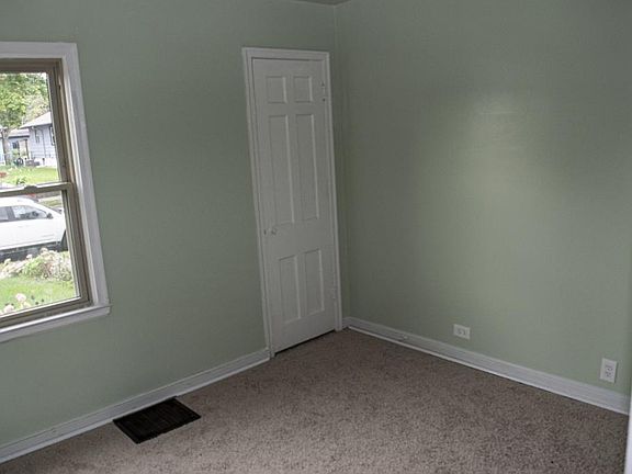 4th image of 529 2nd Ave S
