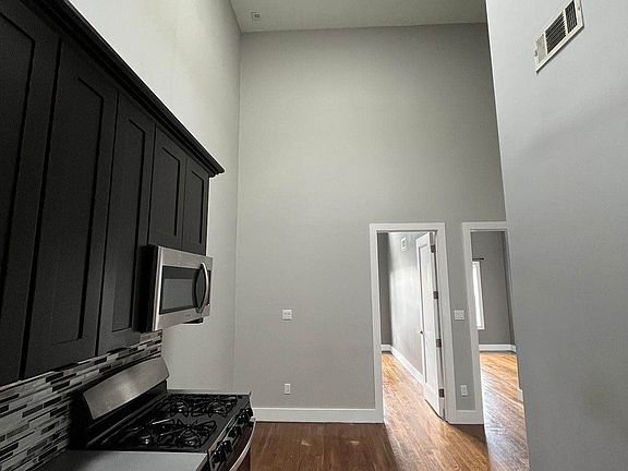 3rd image of 269A Linden St #4C