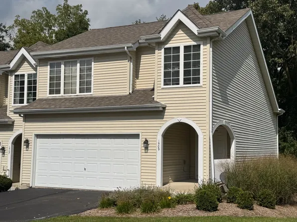 1509 Golden Oak Dr, Woodstock, IL 60098