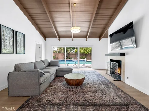 23611 Ladrillo St, Woodland Hills, CA 91367