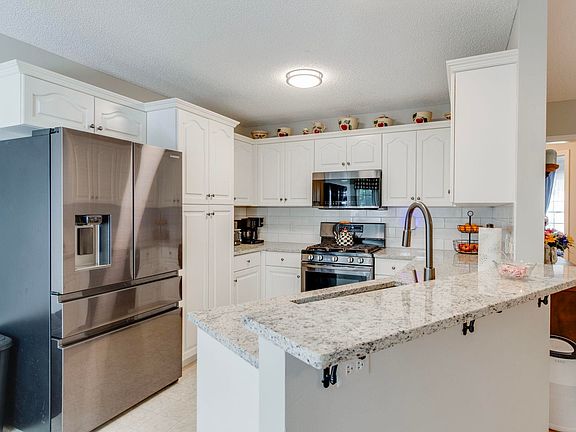 3rd image of 115 Bradford Hill Dr