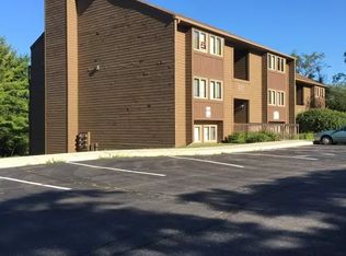 Foxwood Apartments, Rockford, IL 61114