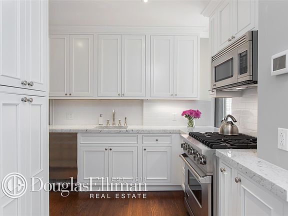 2nd image of 334 W 86th St APT 8A