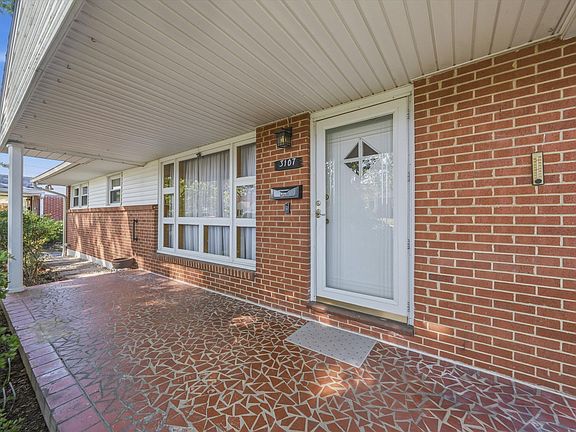 2nd image of 3107 Oliver Rd NE