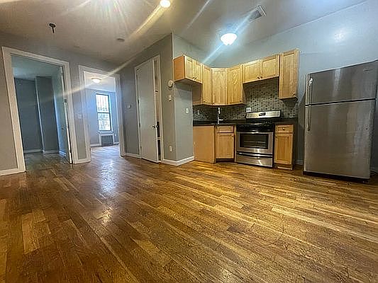 1st image of 90 Wilson Ave #1AP