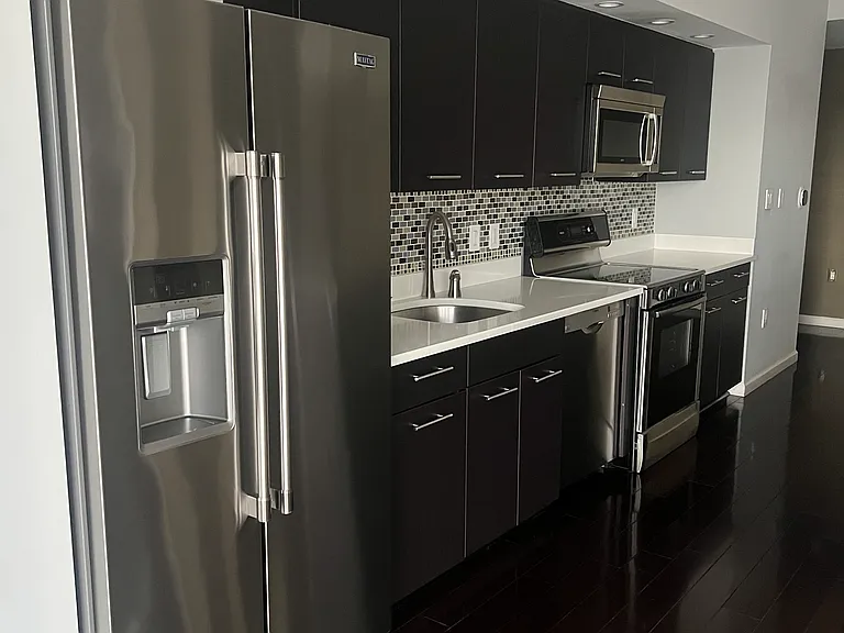603 N American St #704 — Photo 7