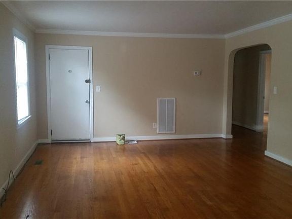 2nd image of 220 Glen Echo Dr APT A