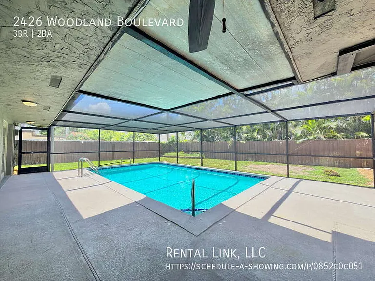 2426 Woodland Blvd — Photo 44