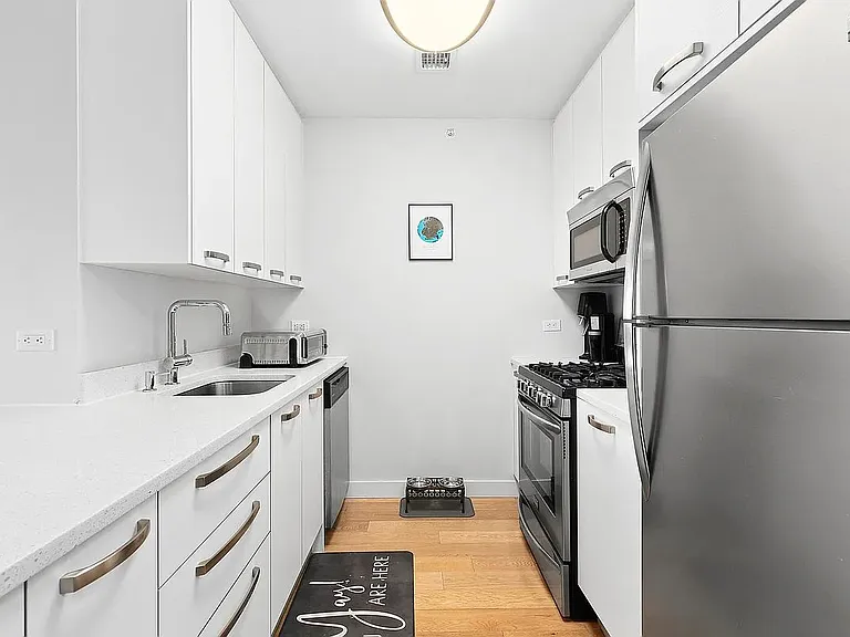 8 Vanderbilt Ave #4C — Photo 4