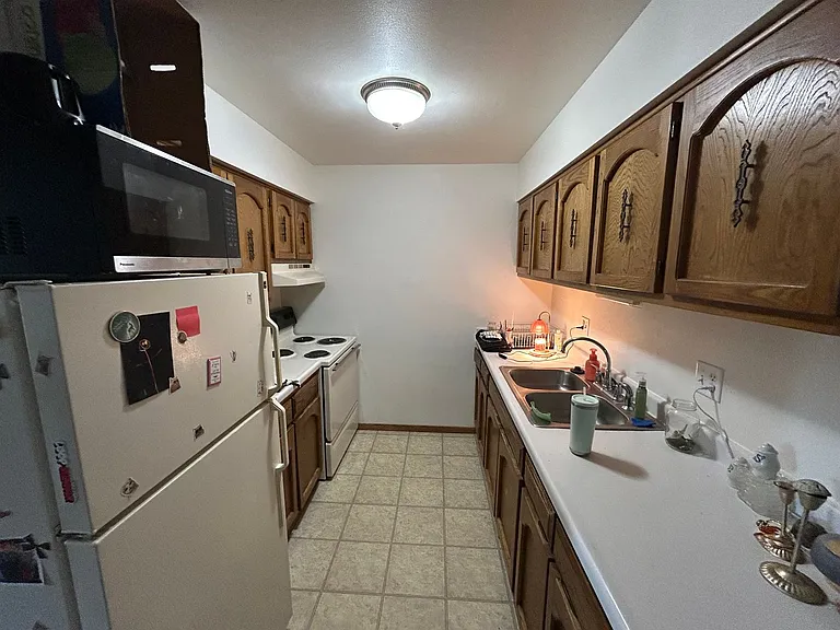 2300 Woodrow Ct — Photo 3