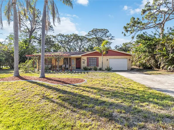 1621 Overbrook Rd, Englewood, FL 34223
