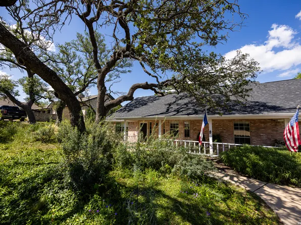 1800 FOOTHILLS DR, Kerrville, TX 78028