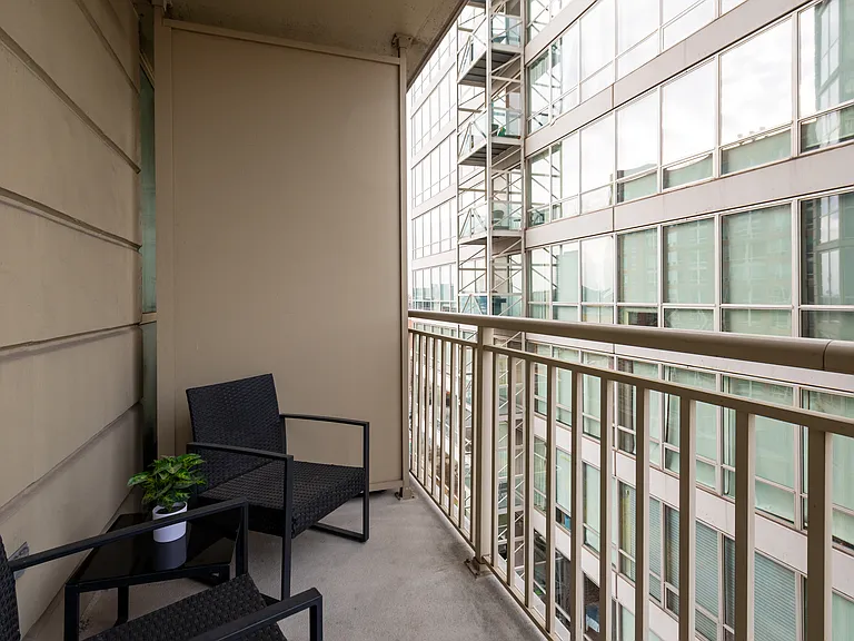 645 N Kingsbury St #1403 — Photo 11