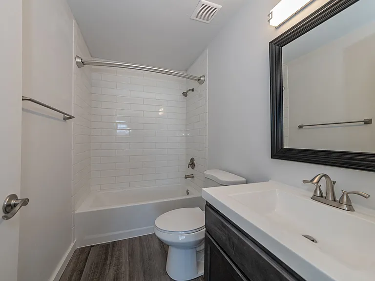 Ivy Hills Living Spaces — Photo 120