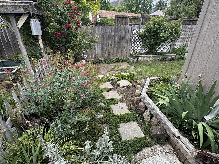 905 Oak St — Photo 11