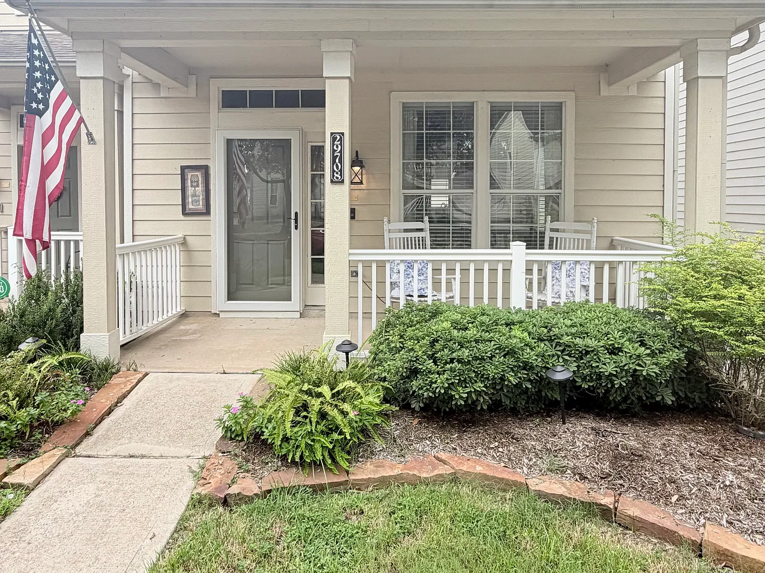 3 bed, 2.5 bath, 1440 sqft, $1,900 — Photo 2