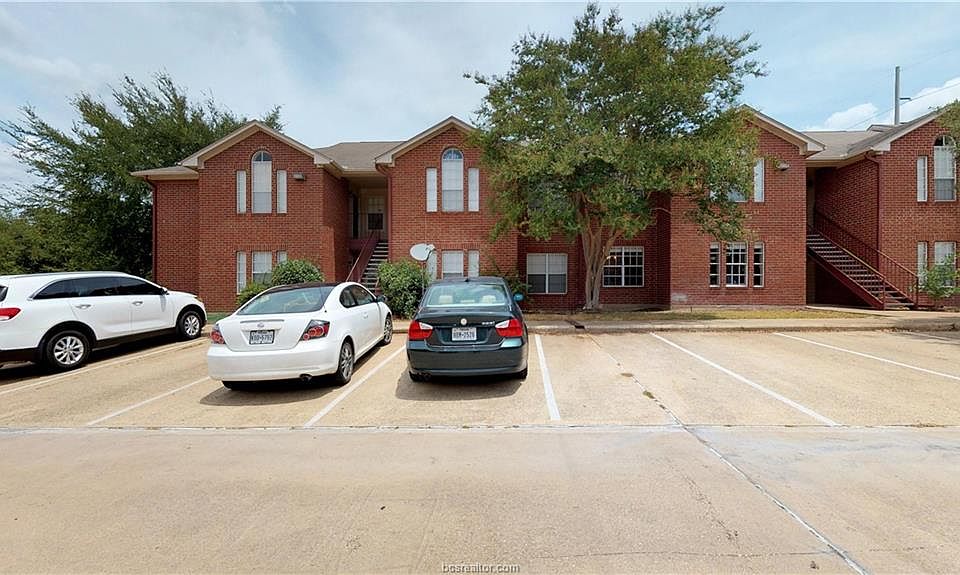 1st image of 701C Balcones Dr #39