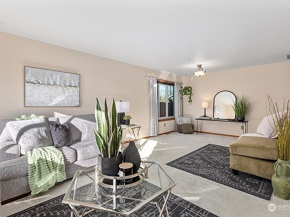 5th image of 4015 176th Street SW
