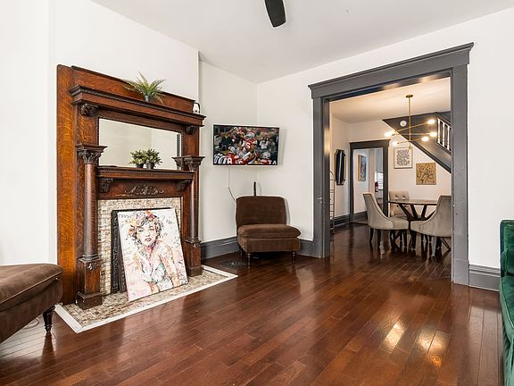 3rd image of 884 Dennison Ave