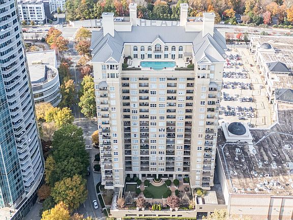 3rd image of 3334 Peachtree Rd NE APT 312