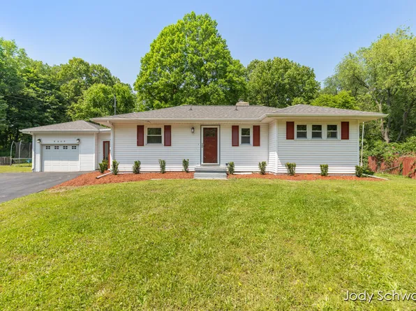 6449 Wendell St SE, Grand Rapids, MI 49546