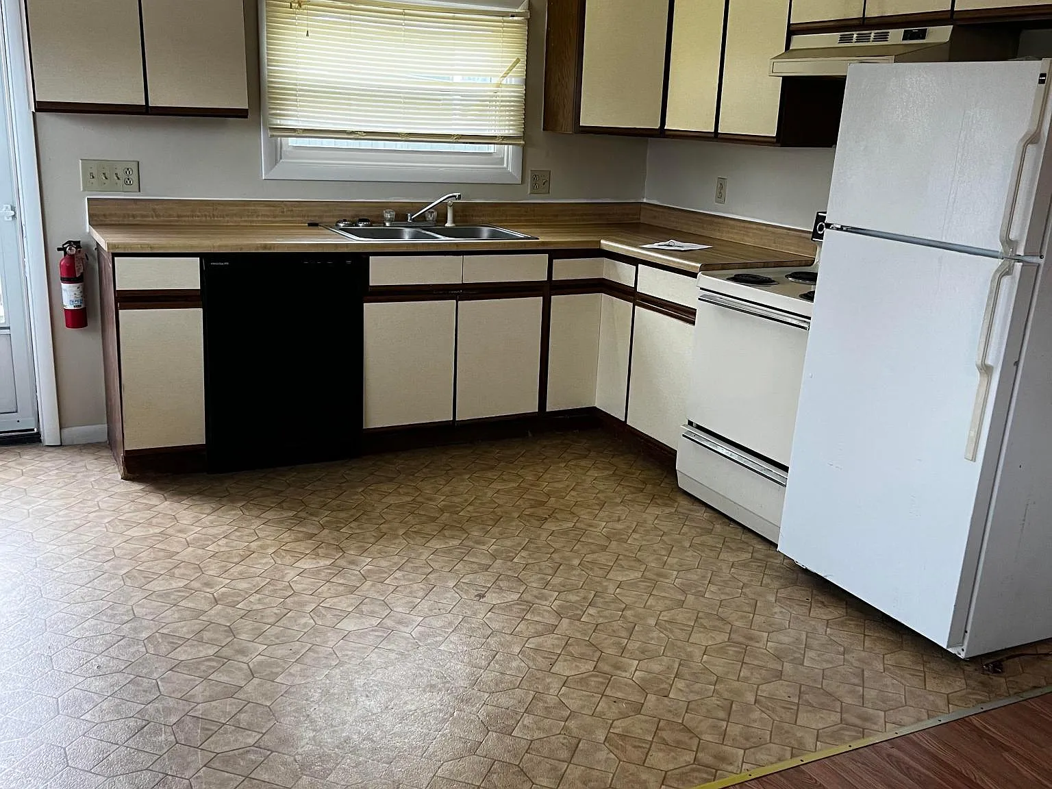 2 bed, 750 sqft, $950 — Photo 1