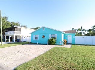 2215 1st St, Indian Rocks Beach, FL 33785