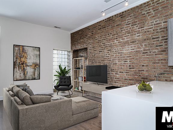4th image of 683 N Milwaukee Ave APT 304