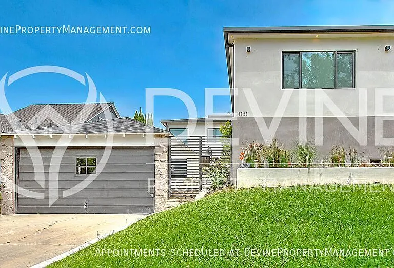 3026 Greenfield Ave — Photo 1