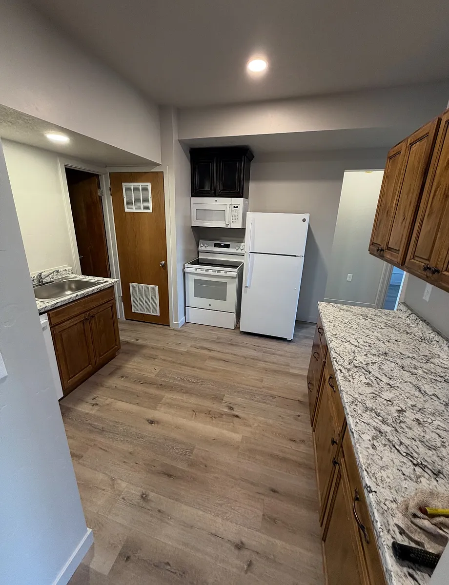 Building Photo - 725 S 3rd Ave #14