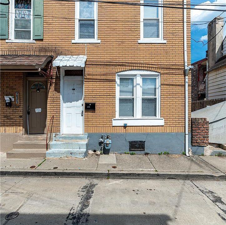 1st image of 233 N Poplar St