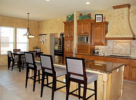 4th image of 608 Glendevon Dr