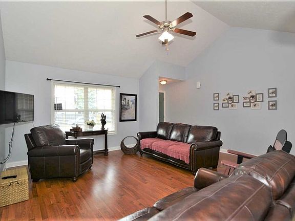 4th image of 4904 Marble Dr