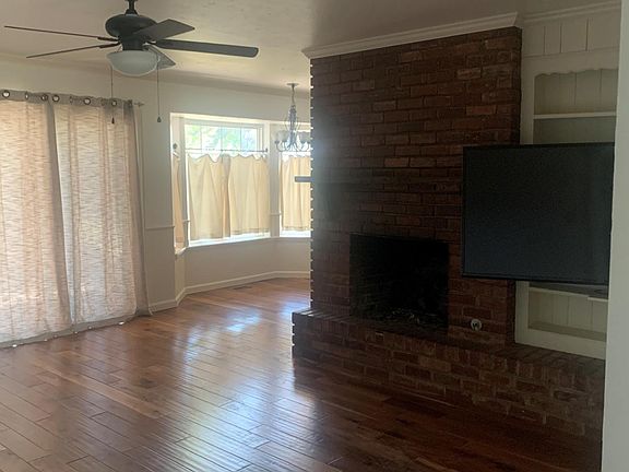 5th image of 3100 Lakeside Dr
