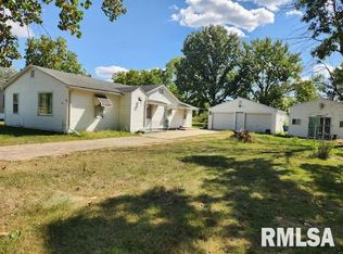 2408 Catalina Ln, Springfield, IL 62702