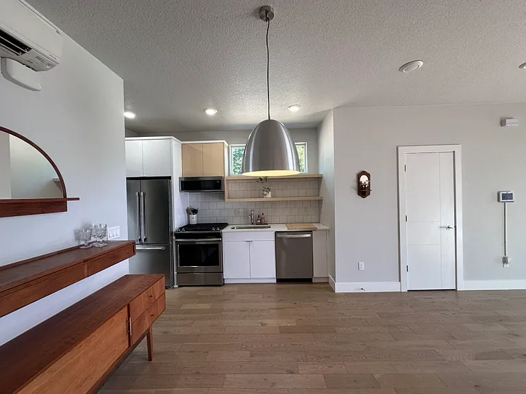 5991 N Michigan Ave — Photo 6