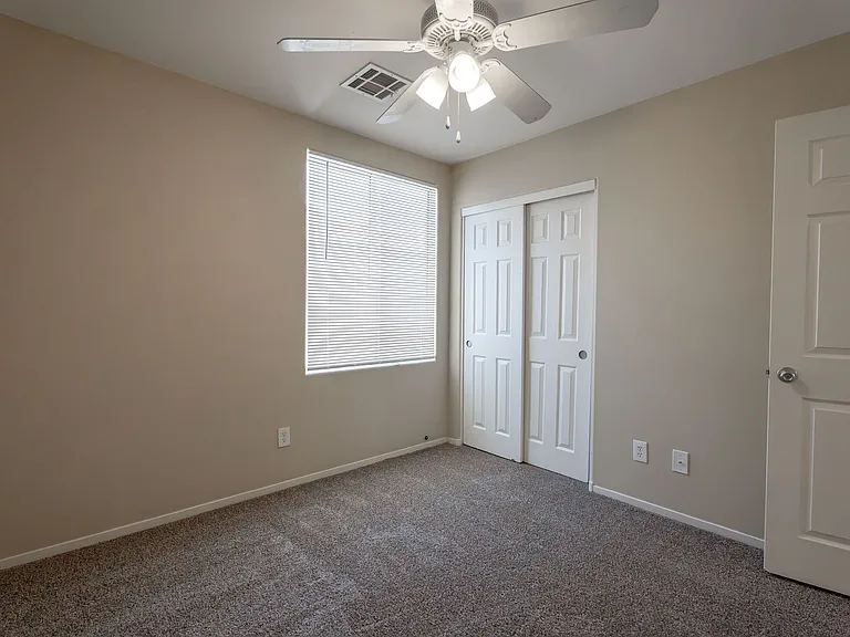944 Saffex Rose Ave — Photo 25